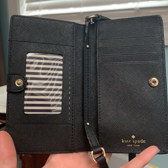 Kate Spade wallet with strap - Picture 3 of 4